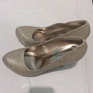 Ashley Stewart Gold Sparkle 4.5 inch Heels- Size 9